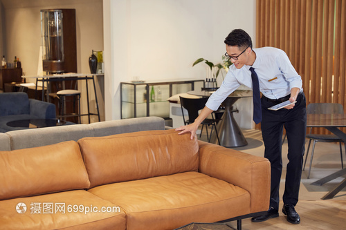 从家具店销售形象到文具用品零售 如何塑造专业与创意的零售体验